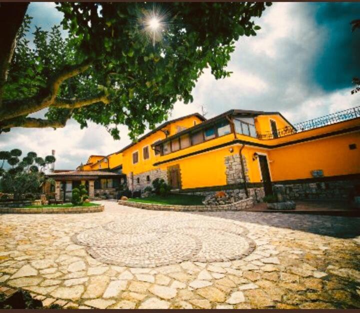 La Vecchia Fattoria Bed & Breakfast Pietrelcina Exterior photo
